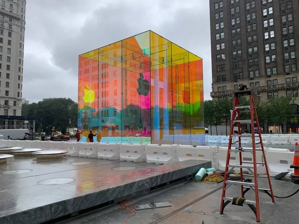 這一次，蘋果店讓大家「性高潮」了！網(wǎng)友：在紐約大道升起彩虹！