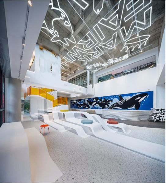 辦公室規(guī)劃成這樣 你還想在家辦公嗎？--馬克華菲上?？偛哭k公室